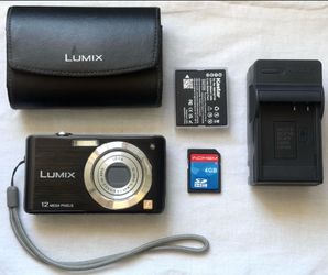 Panasonic Lumix DMC-FS15 Point and Shoot Camera