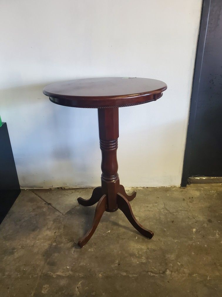 30 Inch Round Table 40 Inches Height $100 (Good Condition)