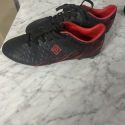 Men’s Soccer Cleats Size 8