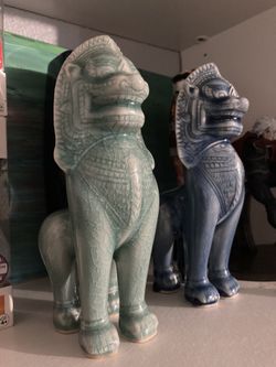 Pair Of Vintage Foo Dogs Statues 
