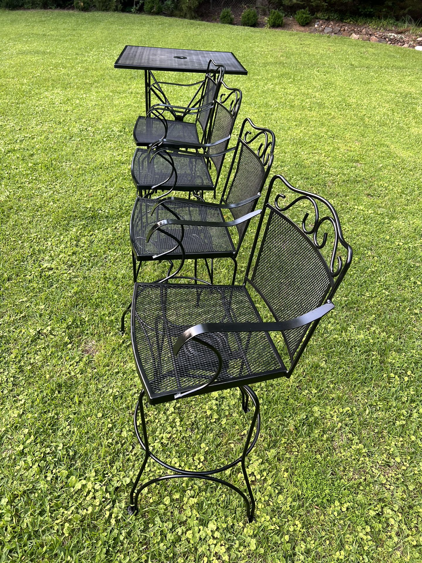 REFINISHED UNIQUE Plantation Patterns wrought iron SWIVEL stools and square table $349 CAN DELIVER!