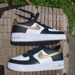 New Nike Air Force 1 gs size 7y Black and gold