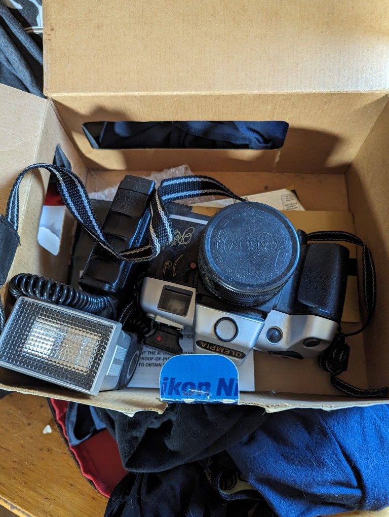 Nikon N65 SLR