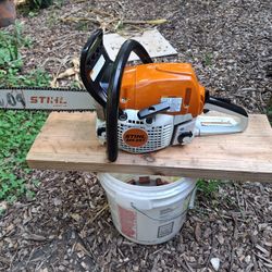 Stihl MS251 chainsaw in very good condition, like new, clean and ready to use 