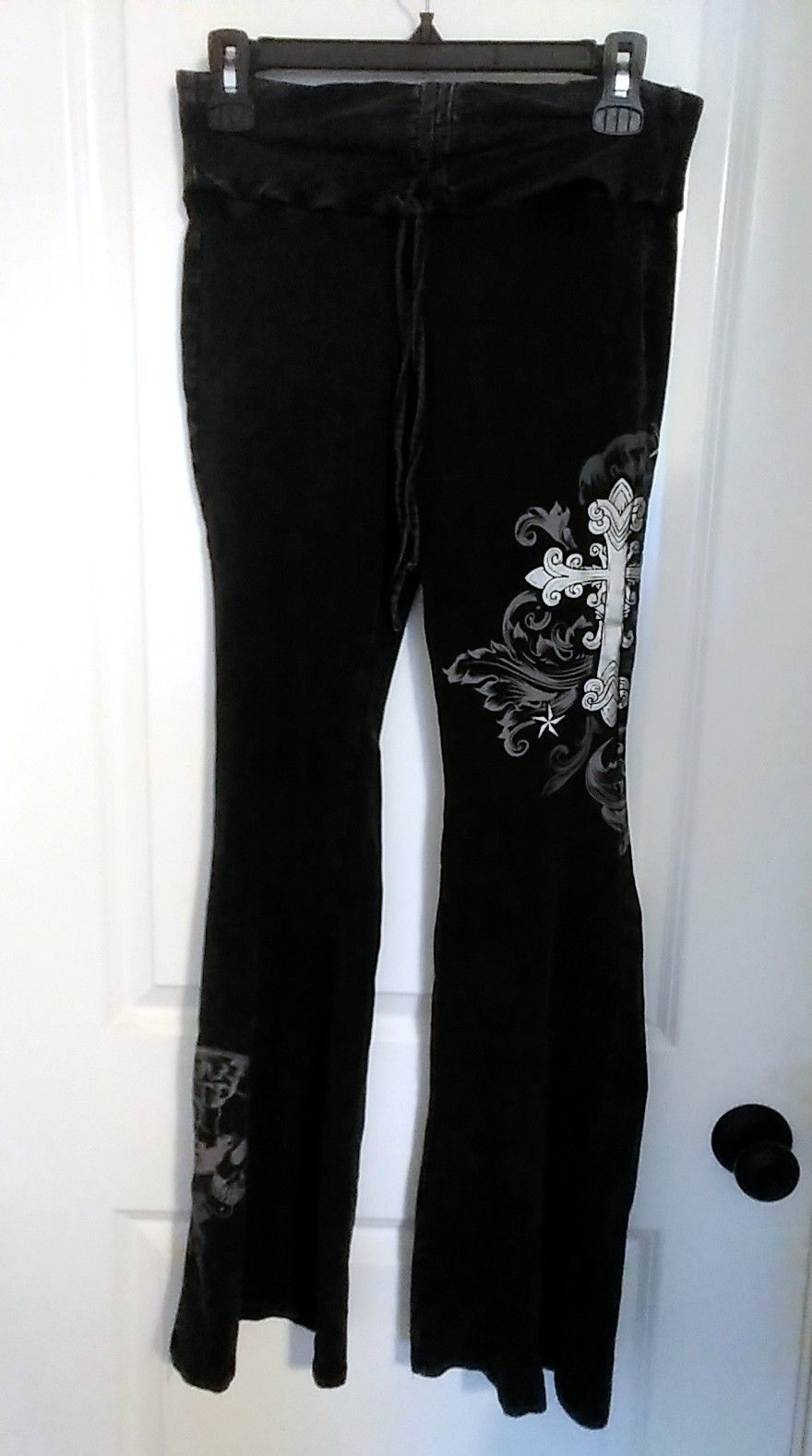 Hot Topic Social Collision Cross & Dagger Wash Flared Girls Lounge Sweat Leggings Pants- Size Medium