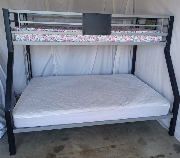 Bunk Bed /  Litera