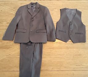 Kids World of USA Boy’s 4-Piece Gray Suit Size 5