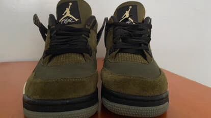 Jordan 4 Olive green Size 12