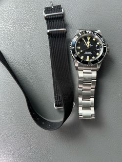 Mens sports watch