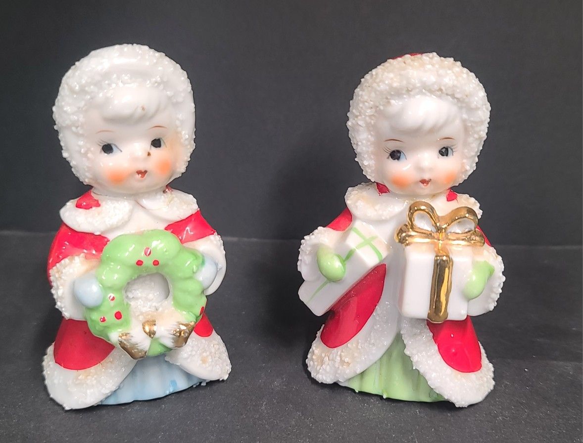 2 Beautiful Vintage Enesco Ceramic Caroler Figurines