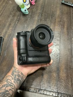 Sony A7R3 With Battery Grip And Lens