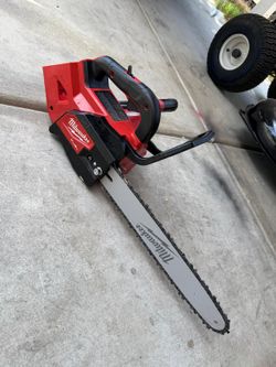 Milwaukee
M18 FUEL 14 in. 18V Lithium-Ion Brushless Cordless Battery Top Handle Chainsaw (Tool Only)
