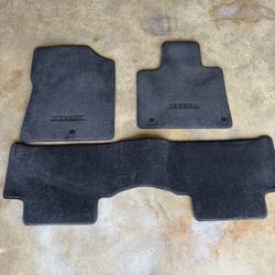 2021–2023 Kia Sorento OEM Carpet Floor Mats