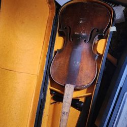 Vintage Violin @ Case