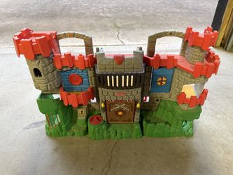 Vintage 2005 Fisher Price Imaginext Great Adventures Fold & Carry Castle Playset