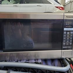 Panasonic Chrome Microwave 