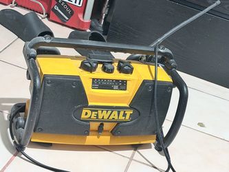DeWalt Jobsite AM/FM Radio