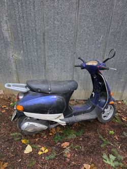 2001 Vespa ET Scooter