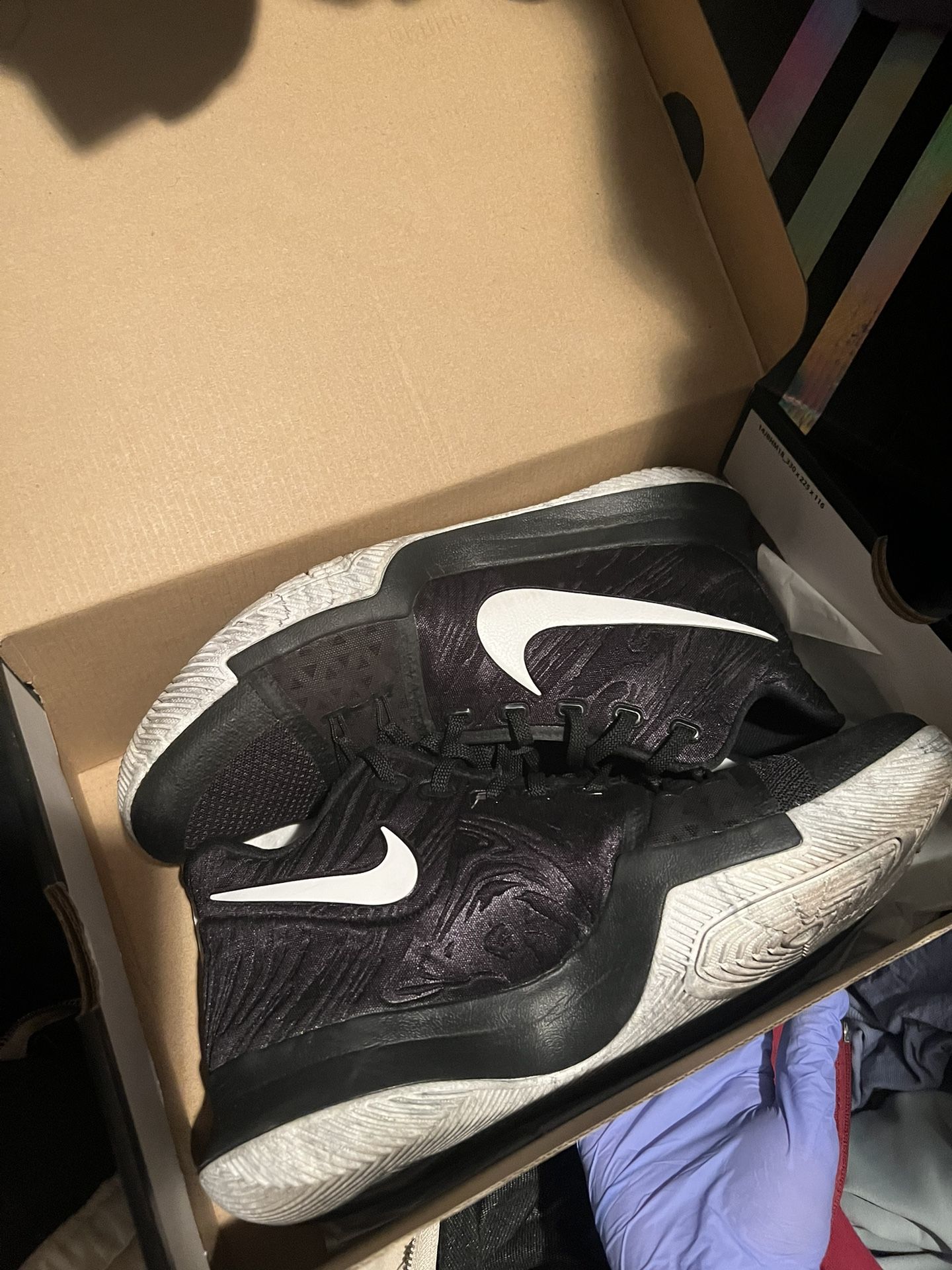 Nike Kyrie BHM (Black History Month) Size 11