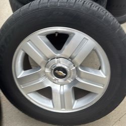 Chevy Silverado, California edition rims 20 inch with Goodyear tires
