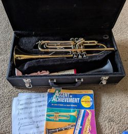Blessing USA Scholastic B-125 Trumpet  +  Case (((missing mouthpiece))