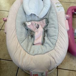 Bright Starts Disney Baby Minnie Mouse Comfy Baby Bouncer Soothing Vibrations Infant Seat - Music, Removable -Toy Bar, 0-6 Months Up to 20 lbs (Rosy S