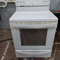 Stove electric Available 