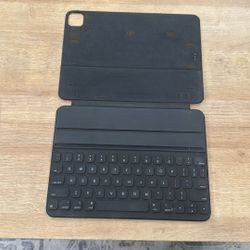 Apple Smart Keyboard Folio (for 10.9″ iPad Air 4 & 5 )