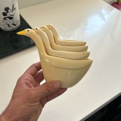 Avon Measuring Cups