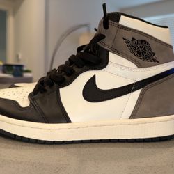 Jordan 1 Retro High Dark Mocha Size 9 