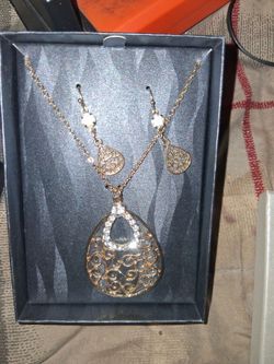 Necklaces with earrings