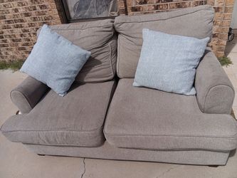 Love seat need gone Northeast $60