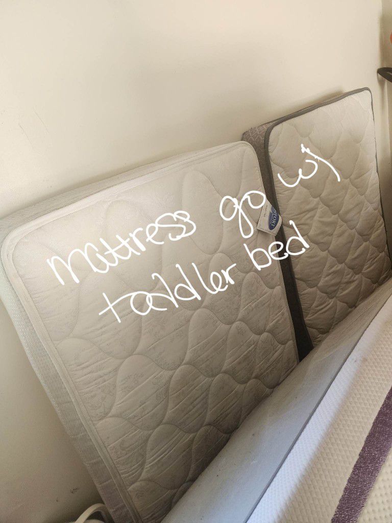 Toddler Bed w/ mattresses