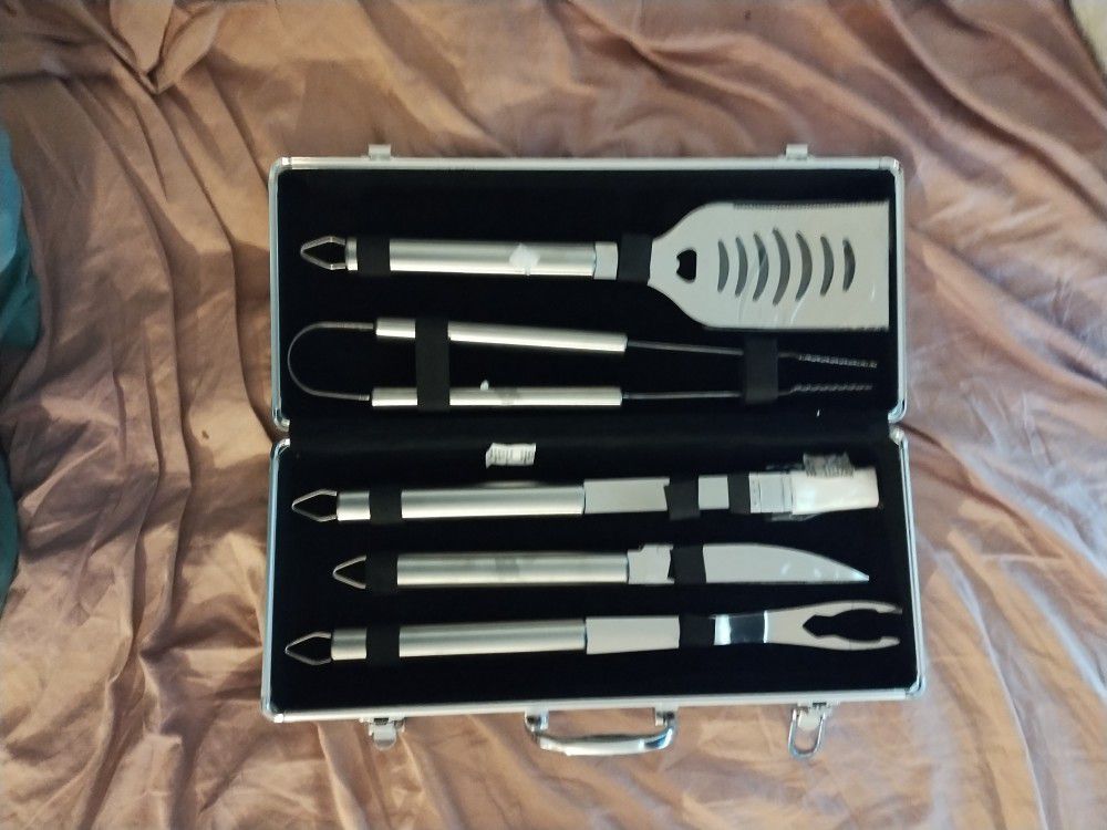 Brand New In The Box Perfect For A BBQ Utensils 