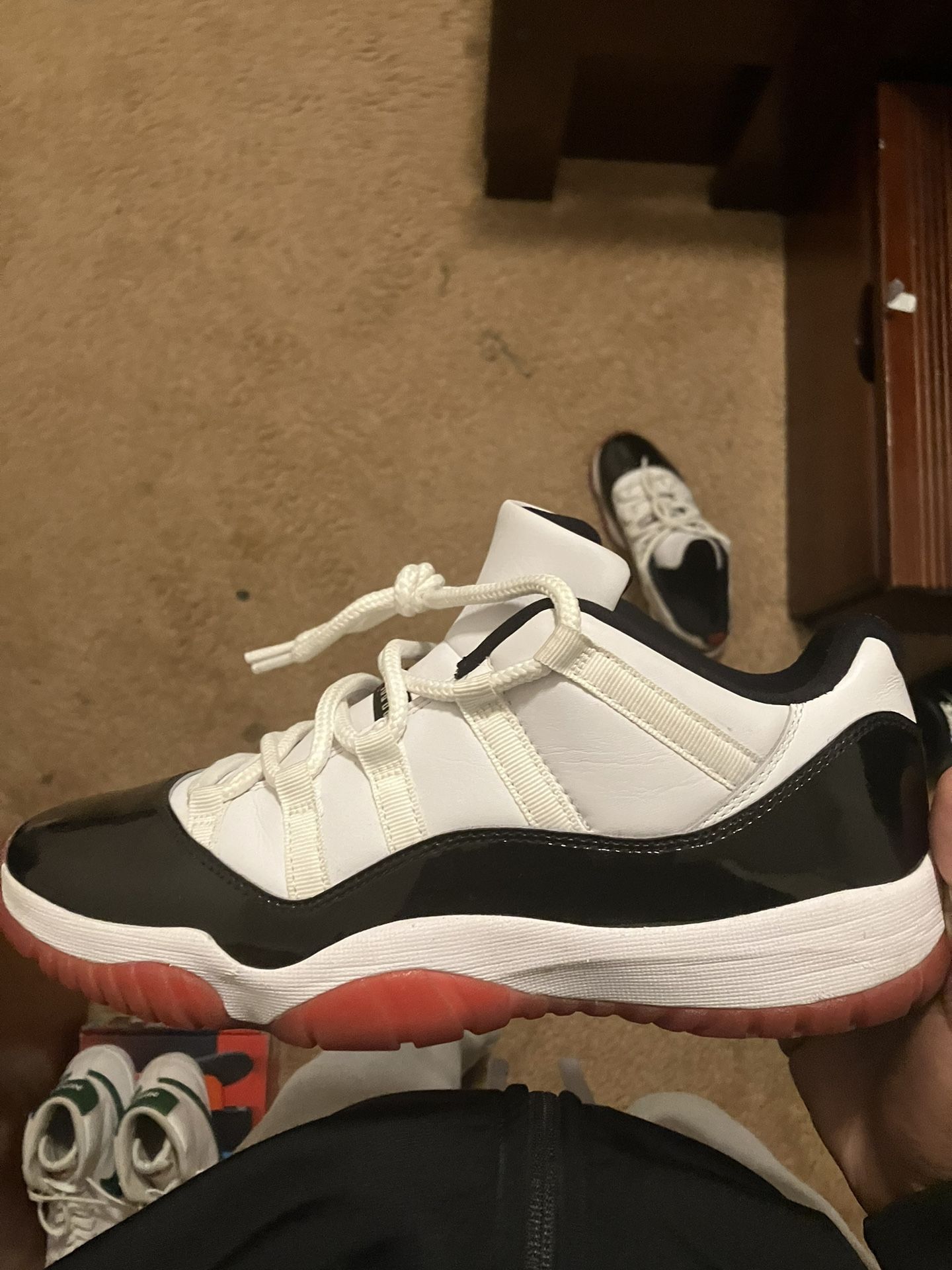 Jordan Concord Bred 11s Low