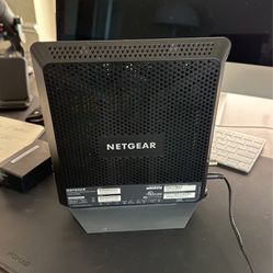 Netgear C7000 WiFi Cable Modem Router 