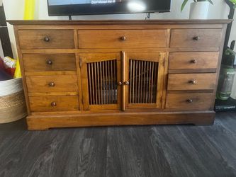 Dresser/media cabinet/credenz