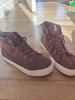 Boys shoes