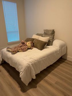 Full size bed