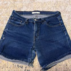 Woman’s Levi’s Shorts Denim Size 8, Not Polo, American Eagle, Hollister 