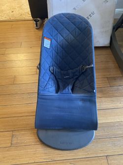 BabyBjorn Bouncer Bliss, Dark Gray Frame, Midnight Blue Cotton Classic Quilt