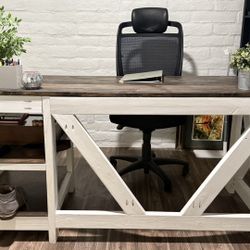🖥️ Large Rustic Farmhouse Desk – Solid Wood – $250 OBO