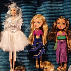 Bratz Genie Dolls Yasmin And Chole Good Condition $65.  For Both 