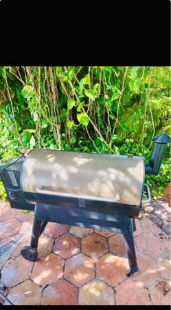 🔥 TRAEGER PRO 34 WOOD PELLET GRILL & SMOKER – BRONZE 🔥$400 obo