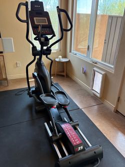 Sole E35 Elliptical- Excellent Condition