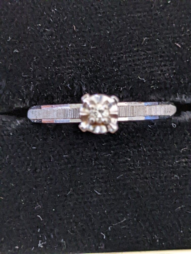 Women's Size 8 Diamond and 14K White Gold Engagement Ring