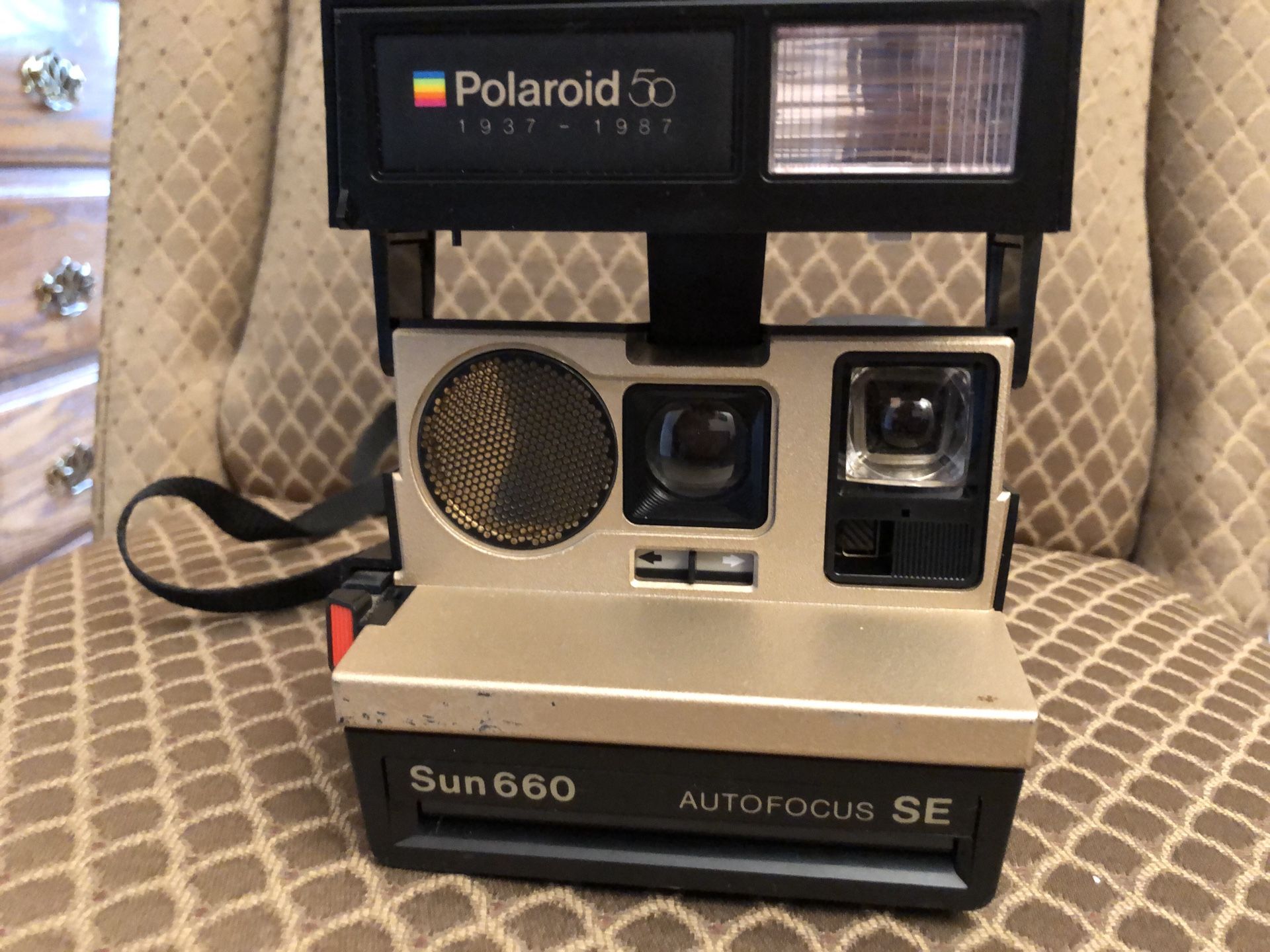 Polaroid Sun 660 camera