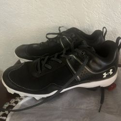 💥 Under Armour Women’s Softball Cleats – Size 9 – Like New 💥