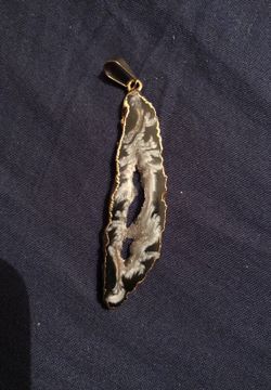 Gold/Geod/Crystal pendant