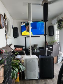 Powered array sistem Rcf evox jmix8 black and white in new condition poles cables and covers